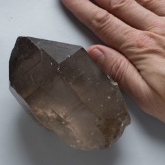 Раухтопаз (дымчатый кварц) 109*69*62мм кристалл 559г, Швейцария